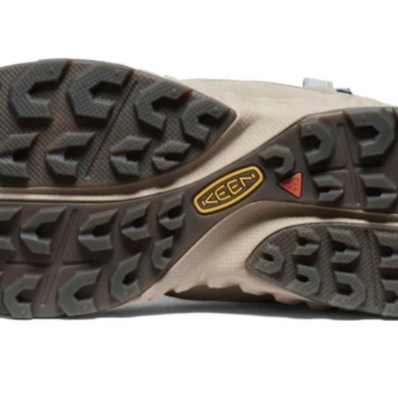 KEEN Pull-on Winter Boots - Picture 2 of 3